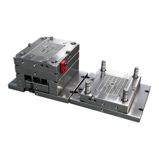 2+1+1 Hohlraum PC U-Boot-Tor Großer Anguss und 1.2083ESR HRC48-5 Formstahl Hochglanzform Hohlraum Kunststoffplattenform